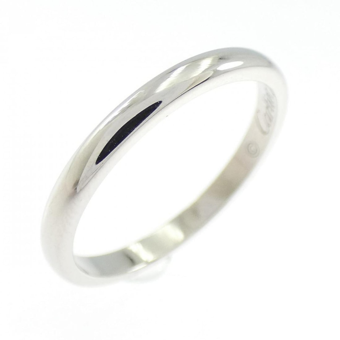Cartier wedding ring: --- Catalog ---Category: SizeWidth: 1.9mm / 0.07''Weight: 2.2g / 0.07oz.JP Size: 7US Size: 4Category: DesignType: Wedding ringGender: WomenMaterial: Platinum 950Category: GeneralBrand: Cartier--- Item