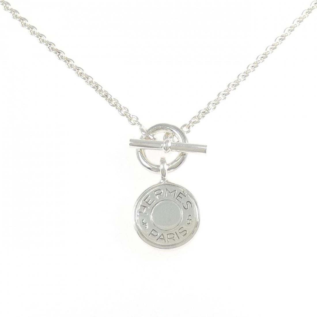 Hermes Amulette H Confetti Necklace: --- Catalog ---Category: SizePendant Size: 26.9mm x 13.8mm / 1.05'' x 0.54''Neck Circumference: 40 cm / 15.74''Category: DesignColor: SilverGender: WomenMaterial: Silver 925Necklace Type: NecklaceCate