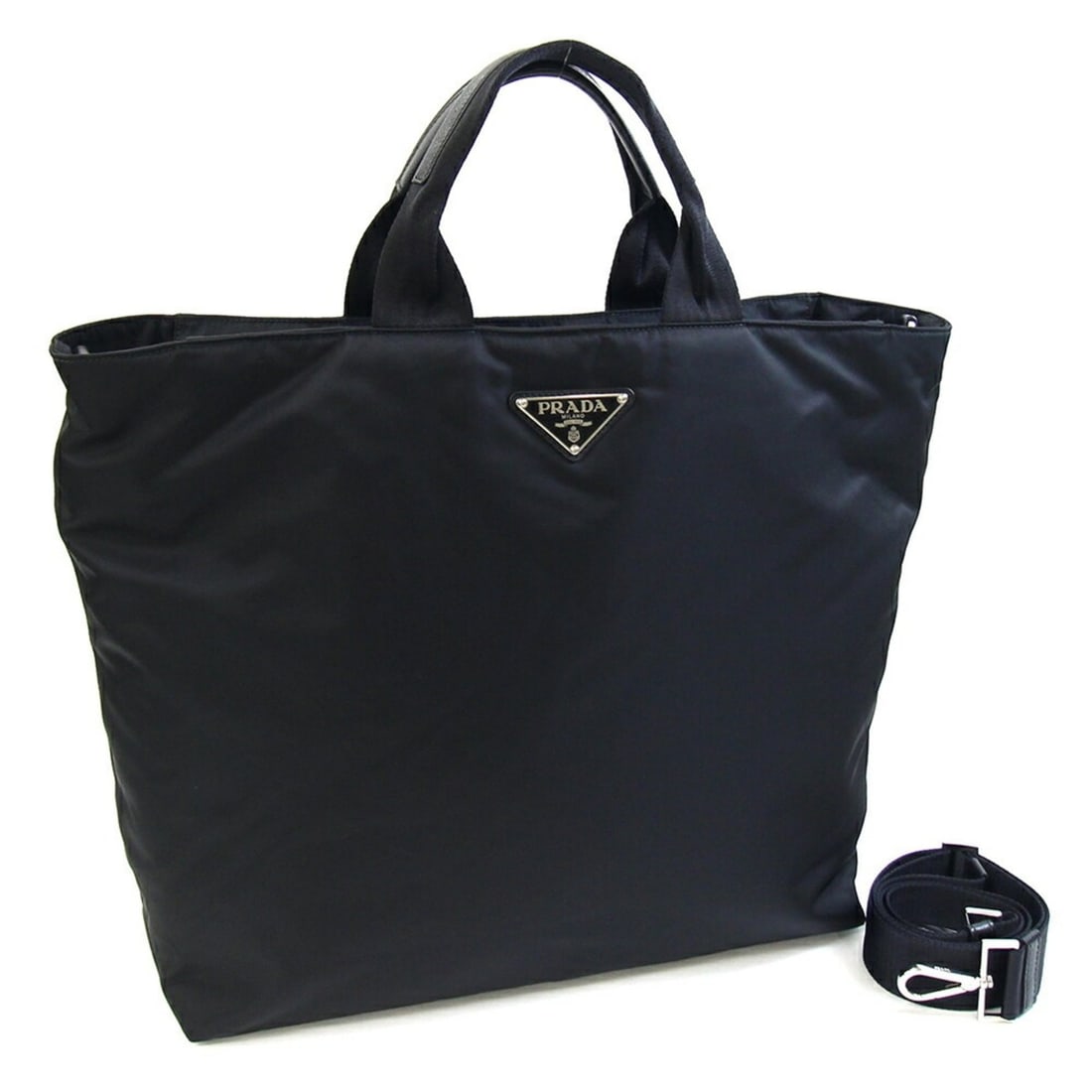 Prada Tote Bag, Black Nylon Leather, Large Tote, Shoulder Handbag, Women's & Men's, Re-Nylon PRADA: --- Catalog ---Category: SizeSize (HxWxD): 36cm x 50cm x 15.5cm / 14.17'' x 19.68'' x 6.1''Strap Length: 127cm / 49.99''Handle Length: 32cm / 12.59''Category: DesignType: Tote bagColor: BlackGender: M
