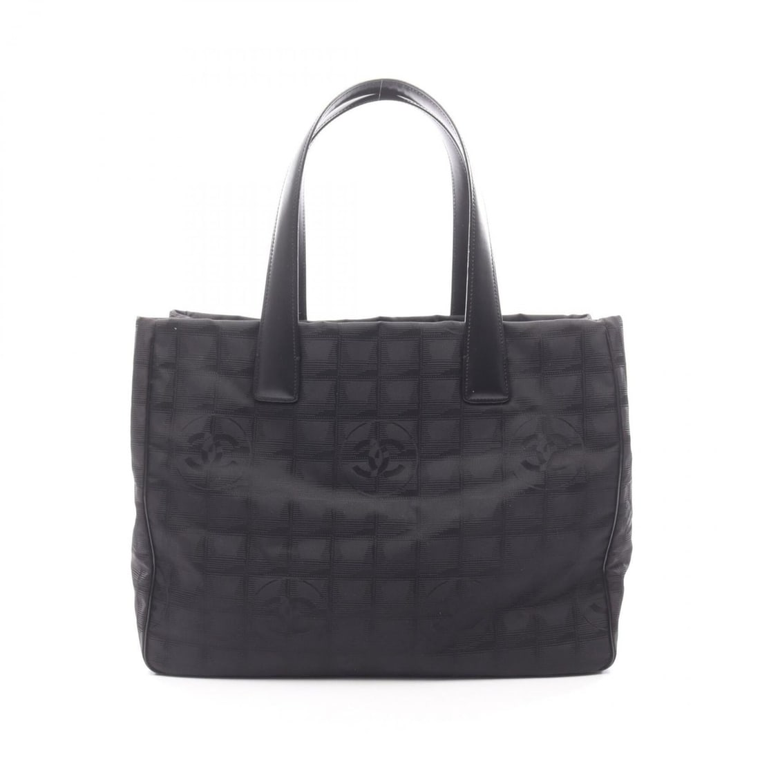 Chanel New Travel Line MM Tote Bag Handbag Leather Nylon Canvas Women's Black A15991: --- Catalog ---Category: SizeSize (HxWxD): 25cm x 34cm x 14.5cm / 9.84'' x 13.38'' x 5.7''Category: DesignType: Handbag, Tote bagColor: BlackGender: WomenMaterial: Leather , Nylon canvas Category: Gen