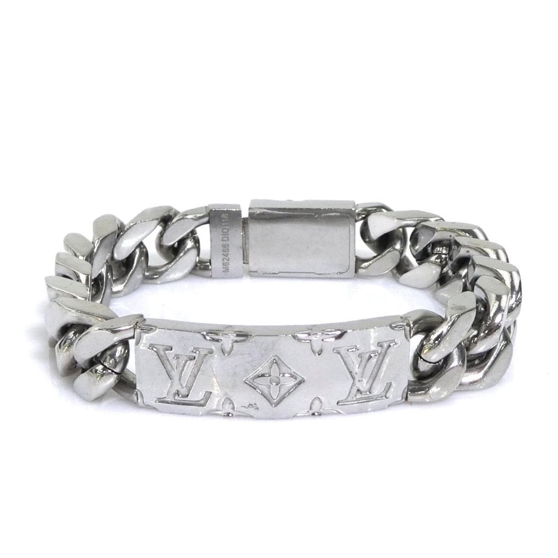 Louis Vuitton LOUIS VUITTON Bracelet Braslet LV Signature Metal Silver Men's M62486 h32154: --- Catalog ---Category: SizeLength: 17.5cm / 6.88''Category: DesignType: Charm braceletColor: SilverGender: Men,WomenMaterial: MetalCategory: GeneralMPN: M62486Brand: Louis VuittonCountry of Origin: 