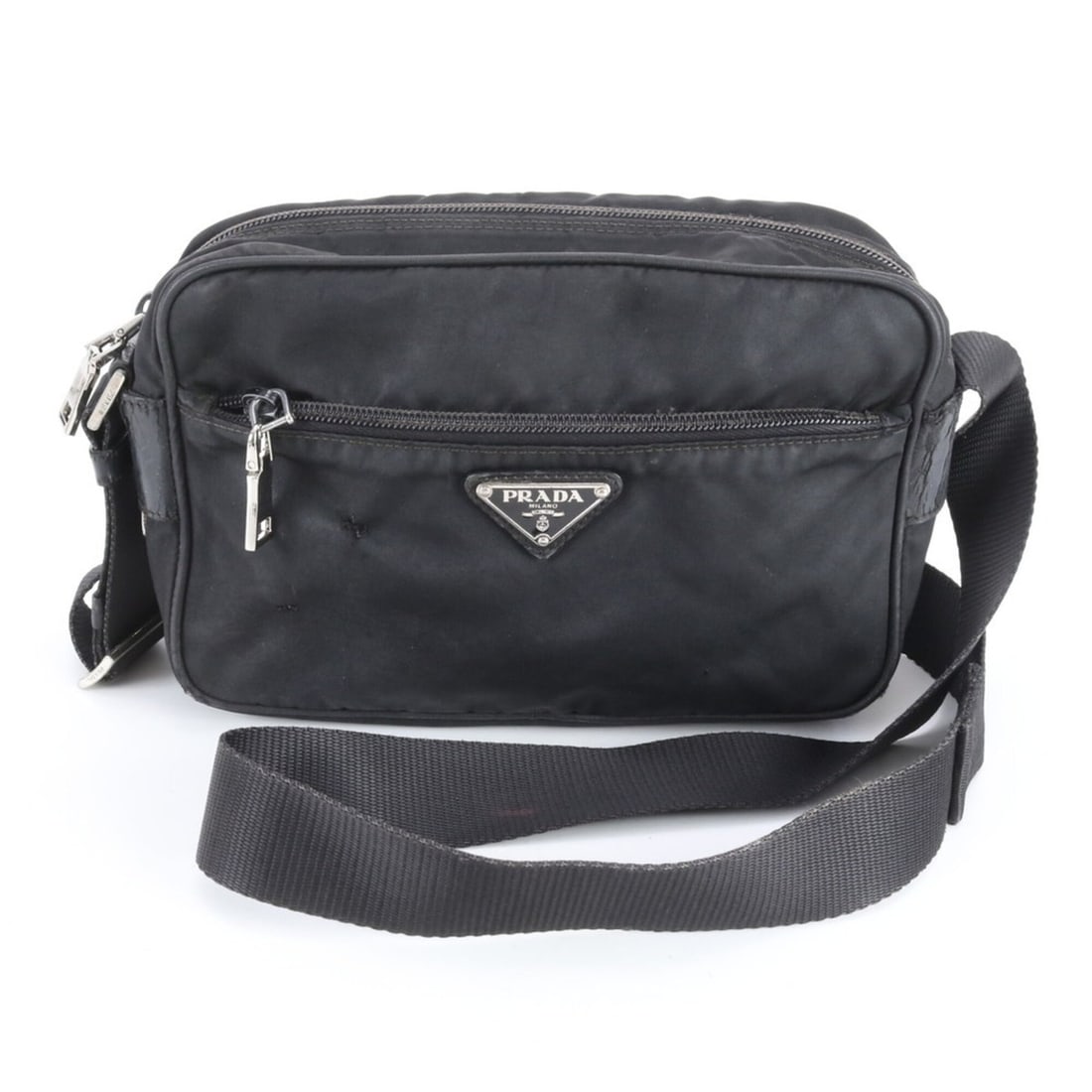 Prada Tessuto Nylon Triangle Logo Leather Shoulder Bag, Crossbody Messenger Bag for Men: --- Catalog ---Category: SizeSize (HxWxD): 15cm x 23cm x 6cm / 5.9'' x 9.05'' x 2.36''Category: DesignType: Shoulder bagColor: BlackGender: MenMaterial: Nylon , Leather Category: GeneralBrand: Prada--