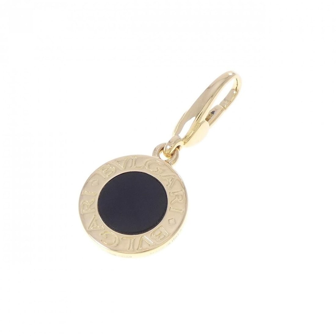 Bvlgari pendant: --- Catalog ---Category: SizePendant Size: 27.8mm x 12.8mm / 1.09'' x 0.5''Category: DesignColor: Yellow goldStone: OnyxGender: WomenMaterial: Yellow gold (18K)Pendant Type: PendantNecklace Type: Pend