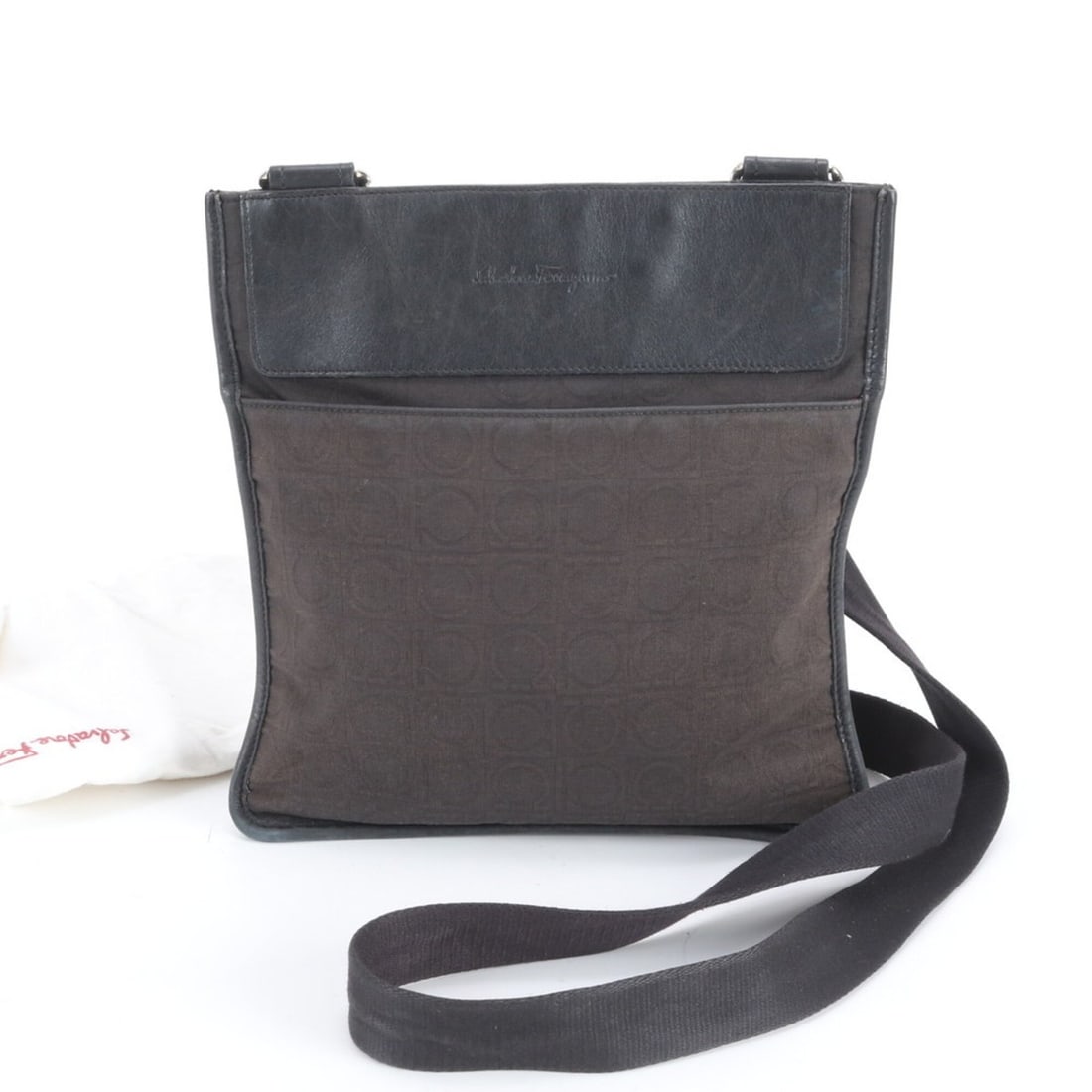 Salvatore Ferragamo Gancini Leather Shoulder Bag, Crossbody Messenger Tote Bag - Men's: --- Catalog ---Category: SizeSize (HxWxD): 25cm x 24cm x 1cm / 9.84'' x 9.44'' x 0.39''Category: DesignType: Messenger bag, Shoulder bag, Tote bagColor: Black, BrownGender: MenMaterial: Leather , Canv