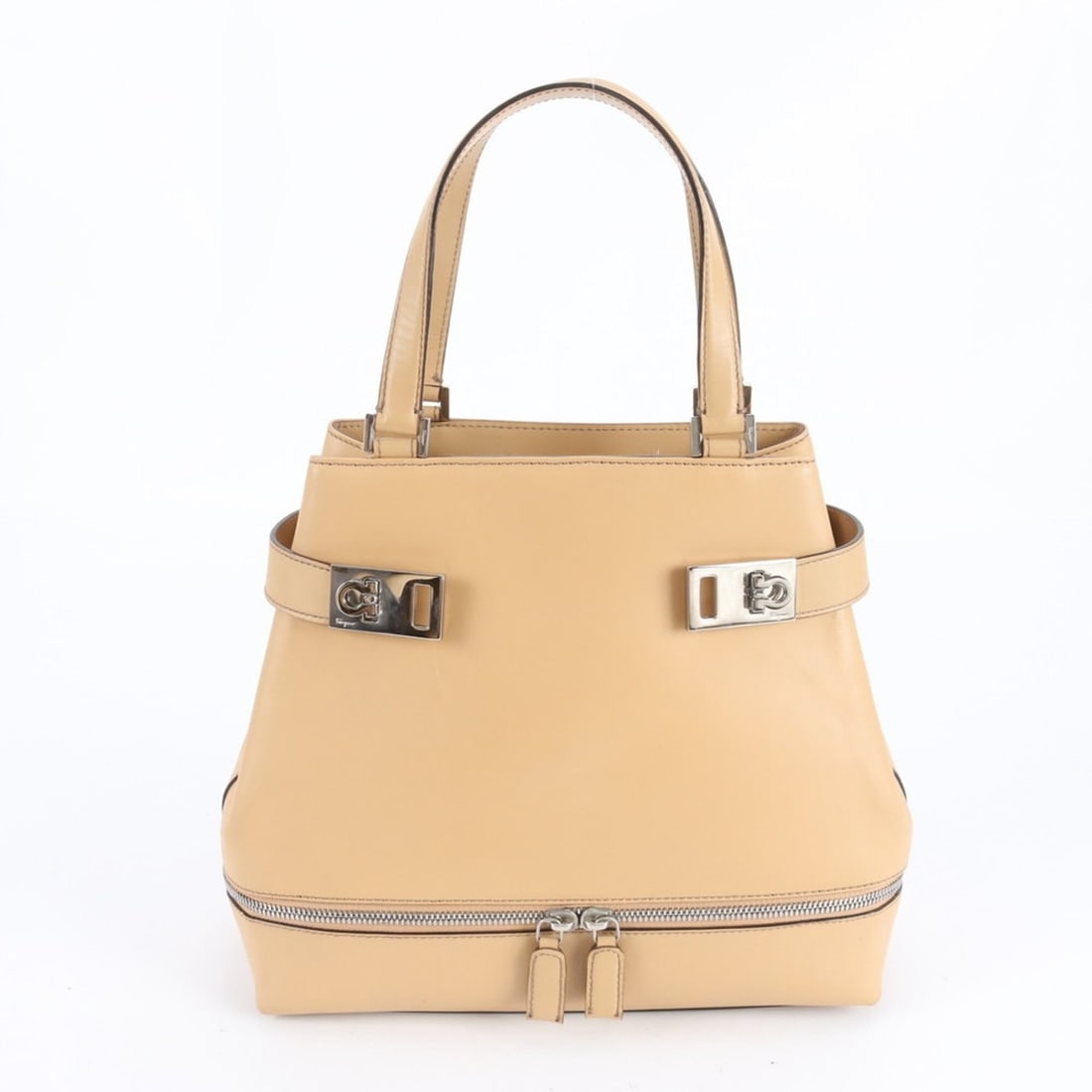 Salvatore Ferragamo Gancini Leather Handbag Tote Bag, Beige, Women's: --- Catalog ---Category: SizeSize (HxWxD): 25cm x 27cm x 12cm / 9.84'' x 10.62'' x 4.72''Category: DesignType: Handbag, Tote bagColor: BeigeGender: WomenMaterial: Leather Category: GeneralBrand: Salva