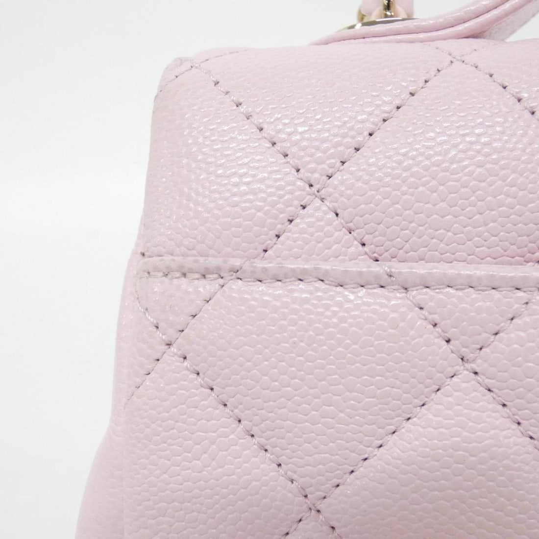 Chanel 93607 Handbag - 4