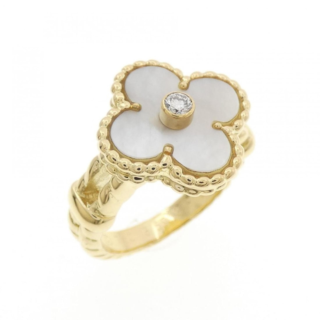 Van Cleef & Arpels Vintage Alhambra Ring: --- Catalog ---Category: SizeJP Size: 8.0US Size: 4.5Category: DesignType: Band ringStone: DiamondGender: WomenMaterial: Yellow gold (18K)Category: GeneralMPN: VCARA41151/VCGGE69915Brand: Van Cleef & 