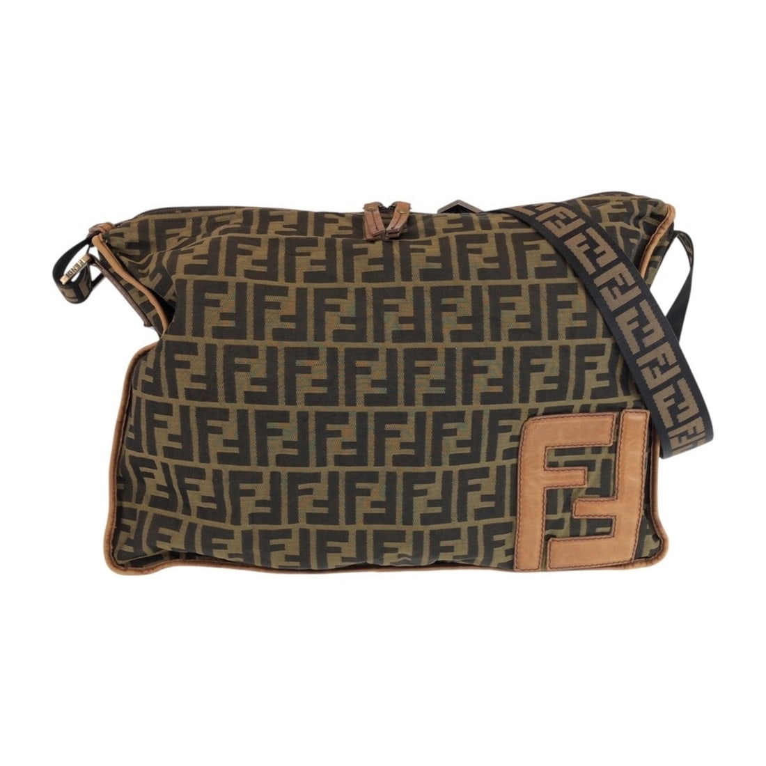 FENDI Zucca Brown/Dark Brown Nylon Leather Shoulder Bag Messenger for Women (7VA148): --- Catalog ---Category: SizeSize (HxWxD): 27cm x 39cm x 14cm / 10.62'' x 15.35'' x 5.51''Category: DesignType: Messenger bag, Shoulder bagColor: Brown, Dark brownGender: WomenMaterial: Nylon , Leathe