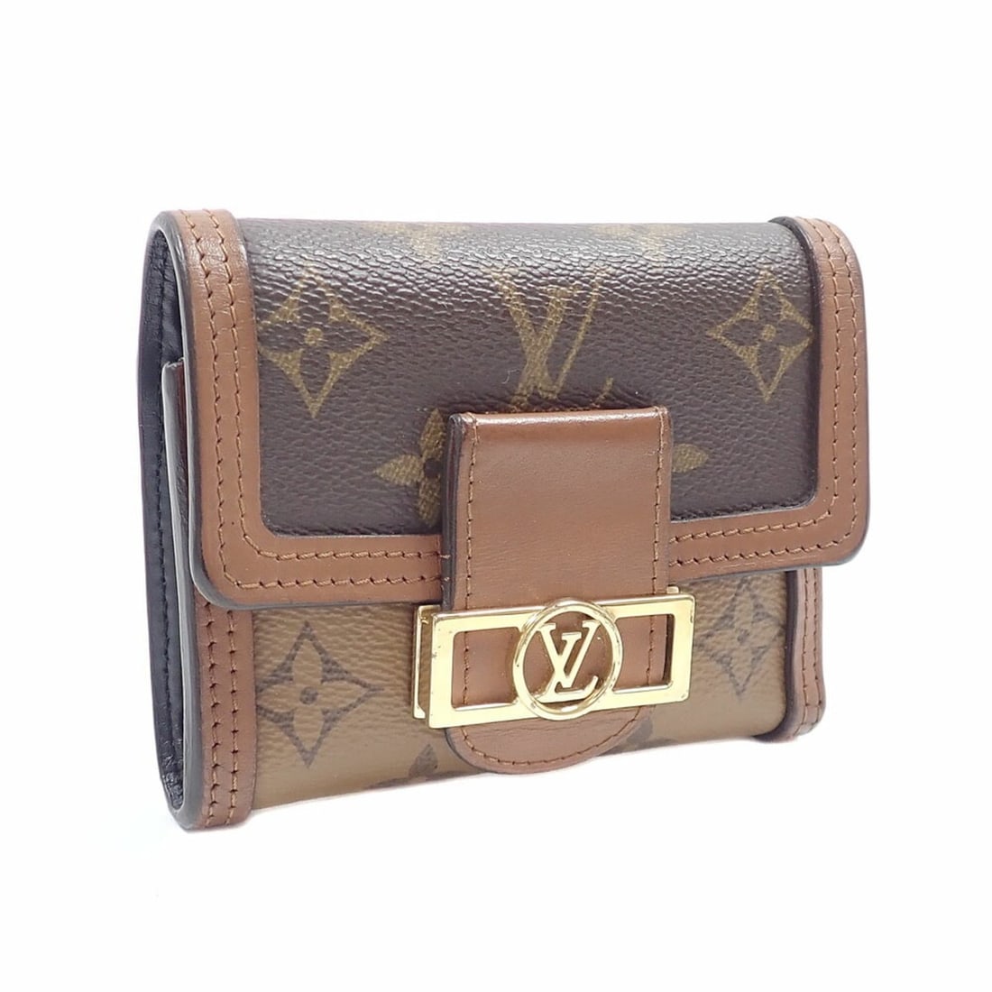 Louis Vuitton Tri-fold Wallet Monogram Portefeuille Dauphine Compact Women's M68725: --- Catalog ---Category: SizeSize (HxWxD): 9.5cm x 12cm x 3.5cm / 3.74'' x 4.72'' x 1.37''Category: DesignType: Wallet (tri-fold)Gender: WomenMaterial: Monogram Category: GeneralLine: MonogramBrand: L