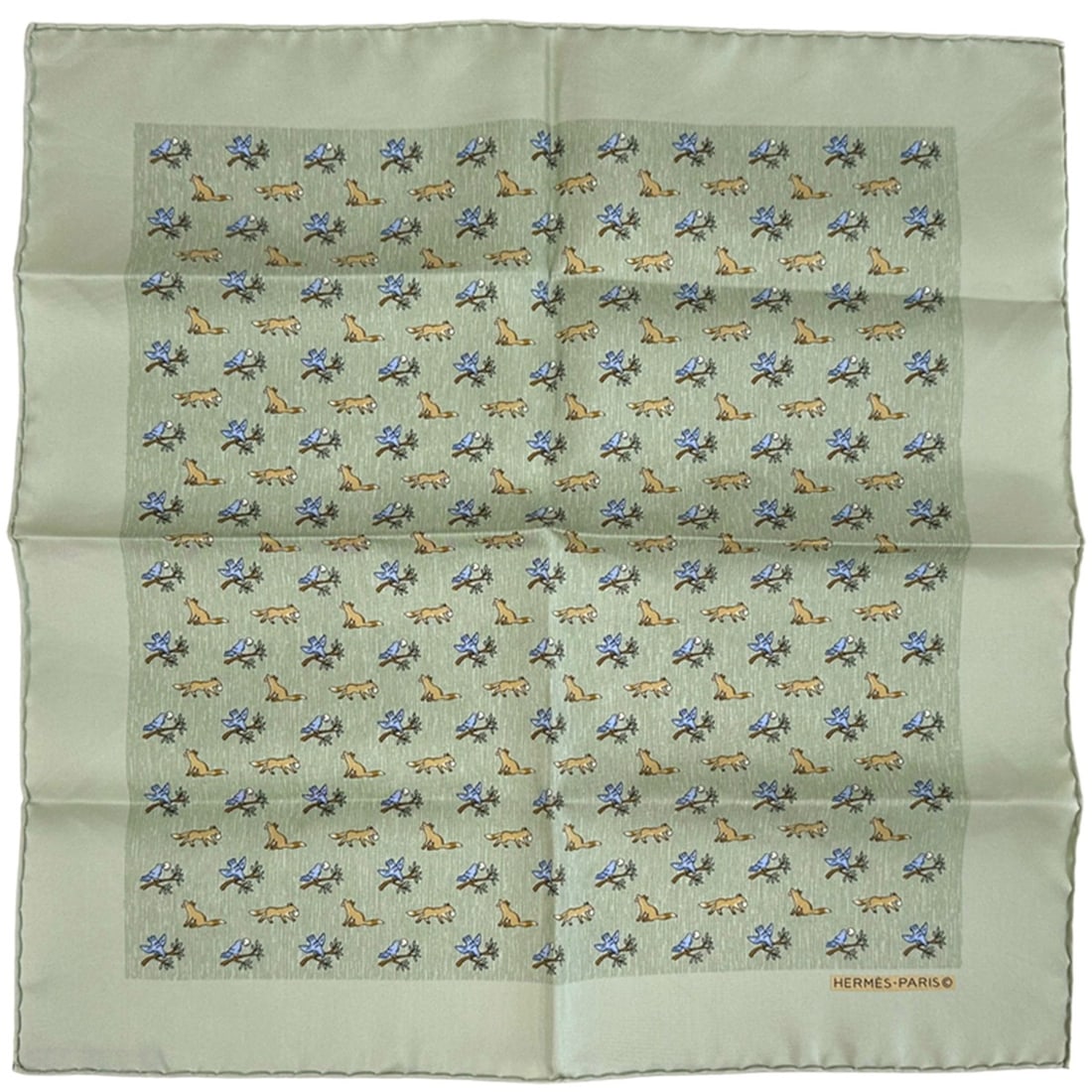 Hermes scarf/muffler, Petit Carré, Renard et Oiseaux (fox and bird), women's, silk, green,: --- Catalog ---Category: SizeSize (LxW): 42cm x 42cm / 16.53'' x 16.53''Category: DesignType: ScarfColor: Green, Multi-colorGender: WomenMaterial: Silk Category: GeneralBrand: HermesCountry of Origin: