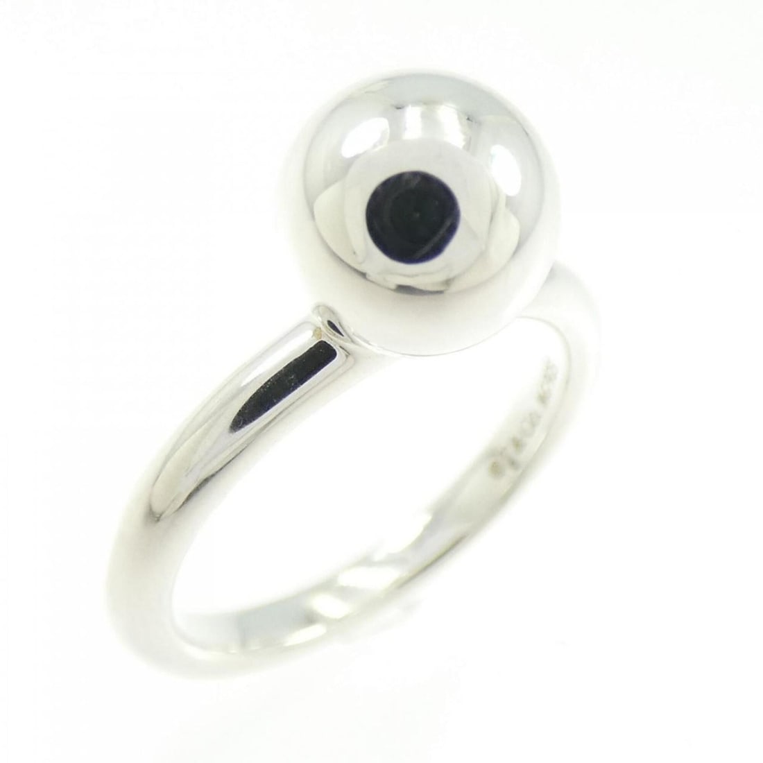 Tiffany Ball Ring: --- Catalog ---Category: SizeJP Size: 9.0US Size: 5Category: DesignType: Band ringGender: WomenMaterial: Silver 925Category: GeneralBrand: Tiffany--- Item List ---Section: ConditionRanking: Rank A