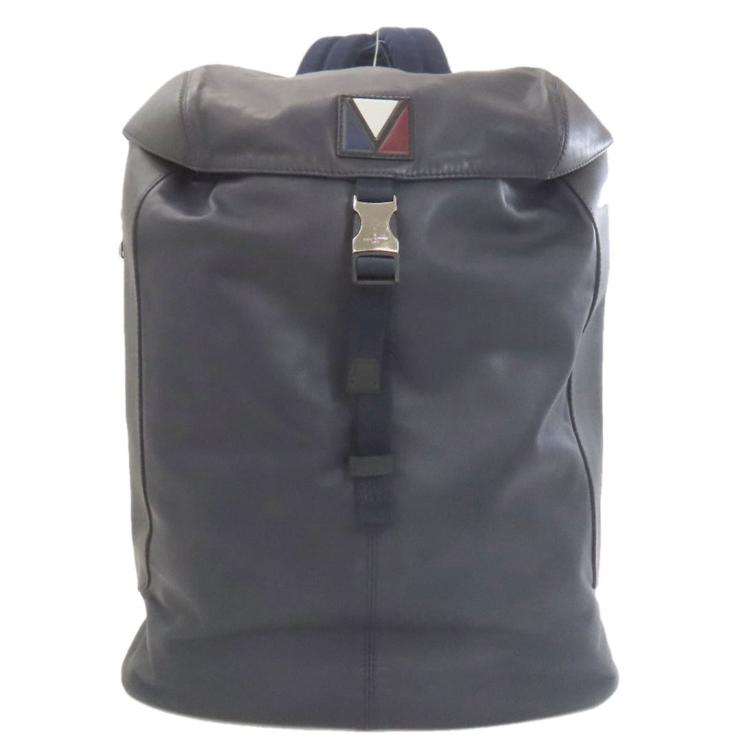 Louis Vuitton M51106 Pulse Backpack V-Line Leather for Women LOUIS VUITTON: --- Catalog ---Category: SizeSize (HxWxD): 44cm x 35cm x 13cm / 17.32'' x 13.77'' x 5.11''Category: DesignType: BackpackColor: NavyGender: WomenMaterial: Leather Category: GeneralMPN: M51106Brand: Lou