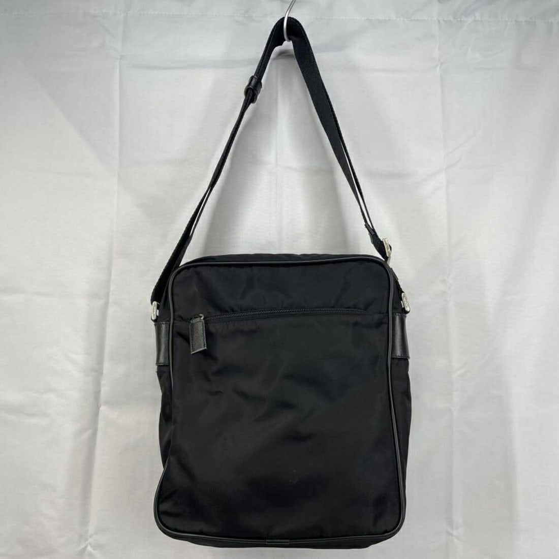 PRADA Nylon Body Bag: --- Catalog ---Category: SizeSize (HxWxD): 26cm x 24cm x 8cm / 10.23'' x 9.44'' x 3.14''Category: DesignType: Sling bagGender: Women,MenMaterial: Nylon Category: GeneralBrand: Prada--- Item List ---Se