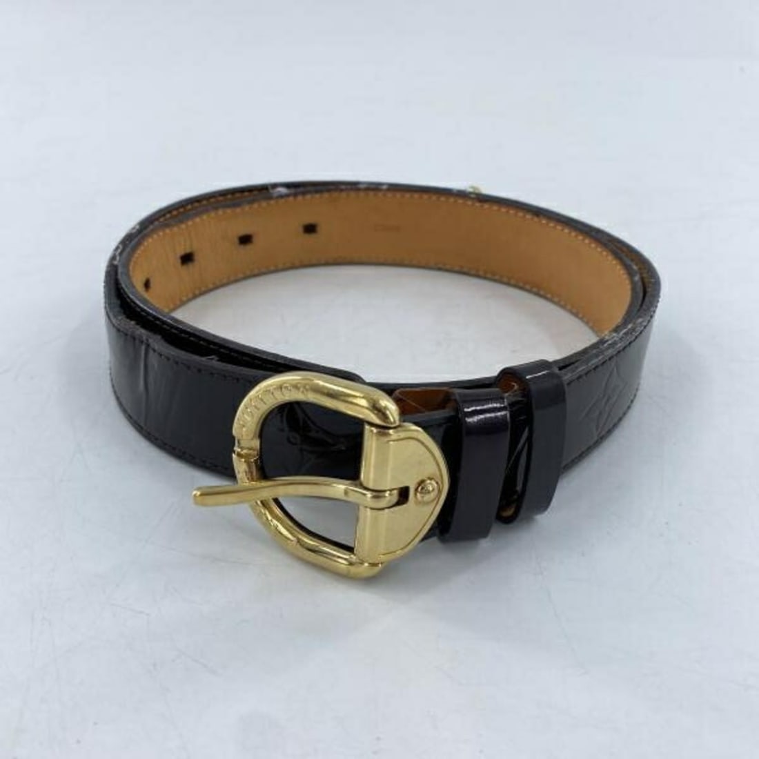 LOUIS VUITTON Vernis Belt, Size 80-32, M6979, Dark Brown.: --- Catalog ---Category: SizeWidth: 3cm / 1.18''Length: 73cm - 84cm / 28.74'' - 33.07''Category: DesignType: Standard beltColor: Dark brownGender: Women,MenMaterial (Strap): Vernis Category: GeneralLi