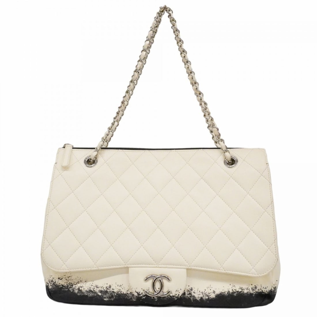 Chanel Matelassé Chain Shoulder Bag, Lambskin, White/Black, Women's: --- Catalog ---Category: SizeSize (HxWxD): 25cm x 34cm x 11cm / 9.84'' x 13.38'' x 4.33''Category: DesignType: Shoulder bagColor: Black, WhiteGender: WomenMaterial: Leather Hardware Color: SilverLeath