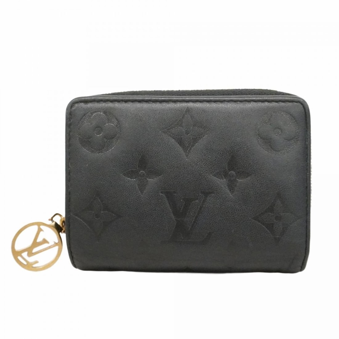 Louis Vuitton Monogram Embossed Coussin Portefeuille Lou Wallet M81599 Noir (Women's): --- Catalog ---Category: SizeSize (HxWxD): 8.5cm x 11cm x 2.5cm / 3.34'' x 4.33'' x 0.98''Category: DesignType: Wallet (bi-fold)Color: NoirGender: WomenCategory: GeneralMPN: M81599Brand: Louis Vuitton