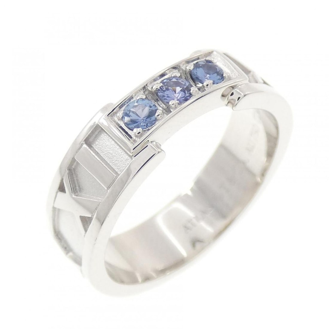 Tiffany Atlas Closed Narrow Ring: --- Catalog ---Category: SizeJP Size: 9US Size: 5Category: DesignType: Band ringColor: White goldStone: SapphireGender: WomenMaterial: White gold (18K)Category: GeneralBrand: Tiffany--- Item List ---S