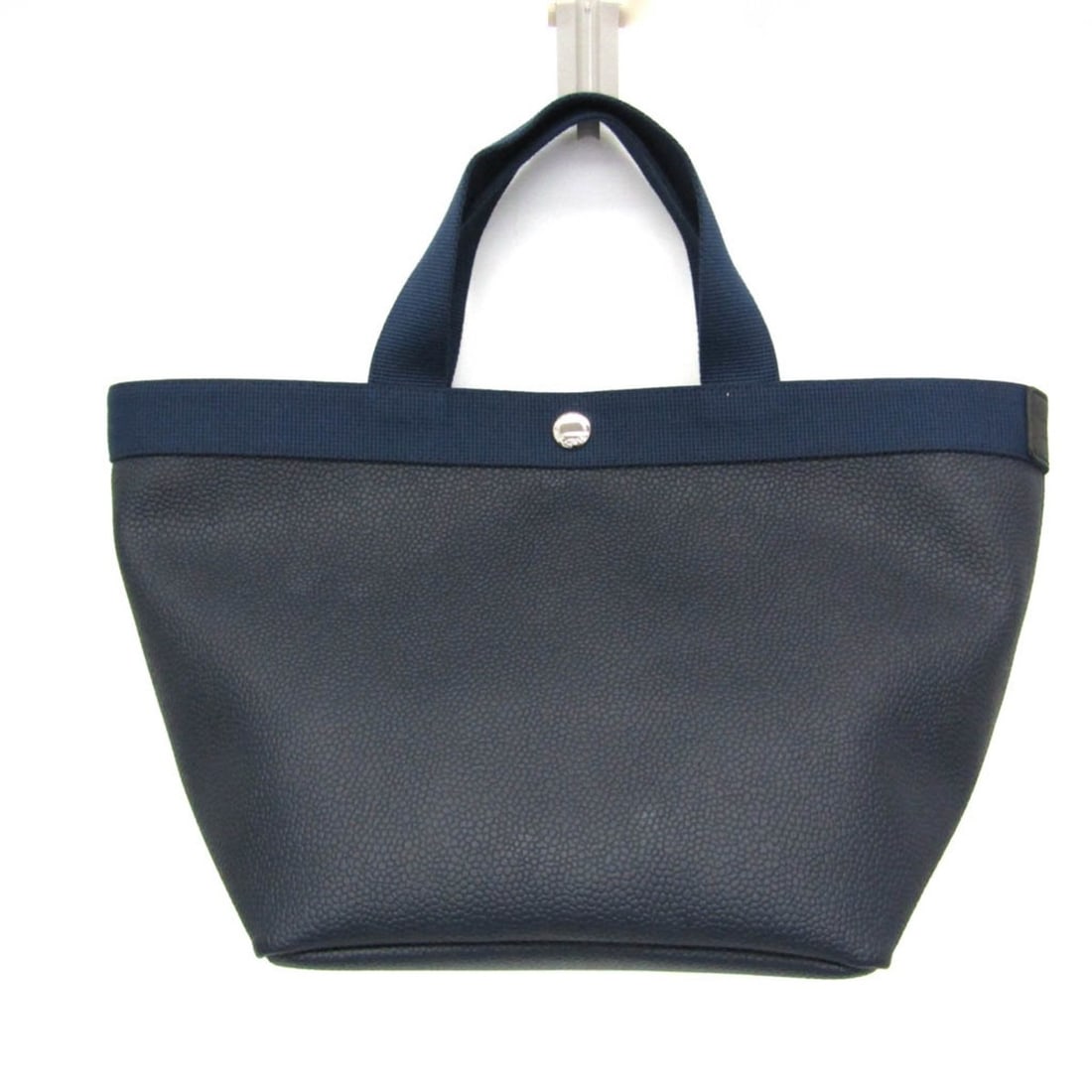 Hervé Chapelier GP Luxe Women's Canvas,Coated Canvas Tote Bag Navy: --- Catalog ---Category: SizeHandle Drop: 11.00cm / 4.33''Size (HxWxD): 22.5cm x 20cm x 19cm / 8.85'' x 7.87'' x 7.48''Handle Length: 28cm / 11.02''Category: DesignType: Tote bagColor: NavyGender: Wom