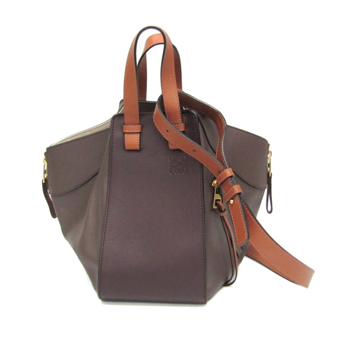 Loewe Hammock Small Women's Leather Handbag,Shoulder Bag Camel,Dark Purple,Gray: --- Catalog ---Category: SizeSize (HxWxD): 26cm x 14cm x 26cm / 10.23'' x 5.51'' x 10.23''Strap Length: 96cm - 112cm / 37.79'' - 44.09''Handle Length: 26cm / 10.23''Category: DesignType: Handbag, Shou