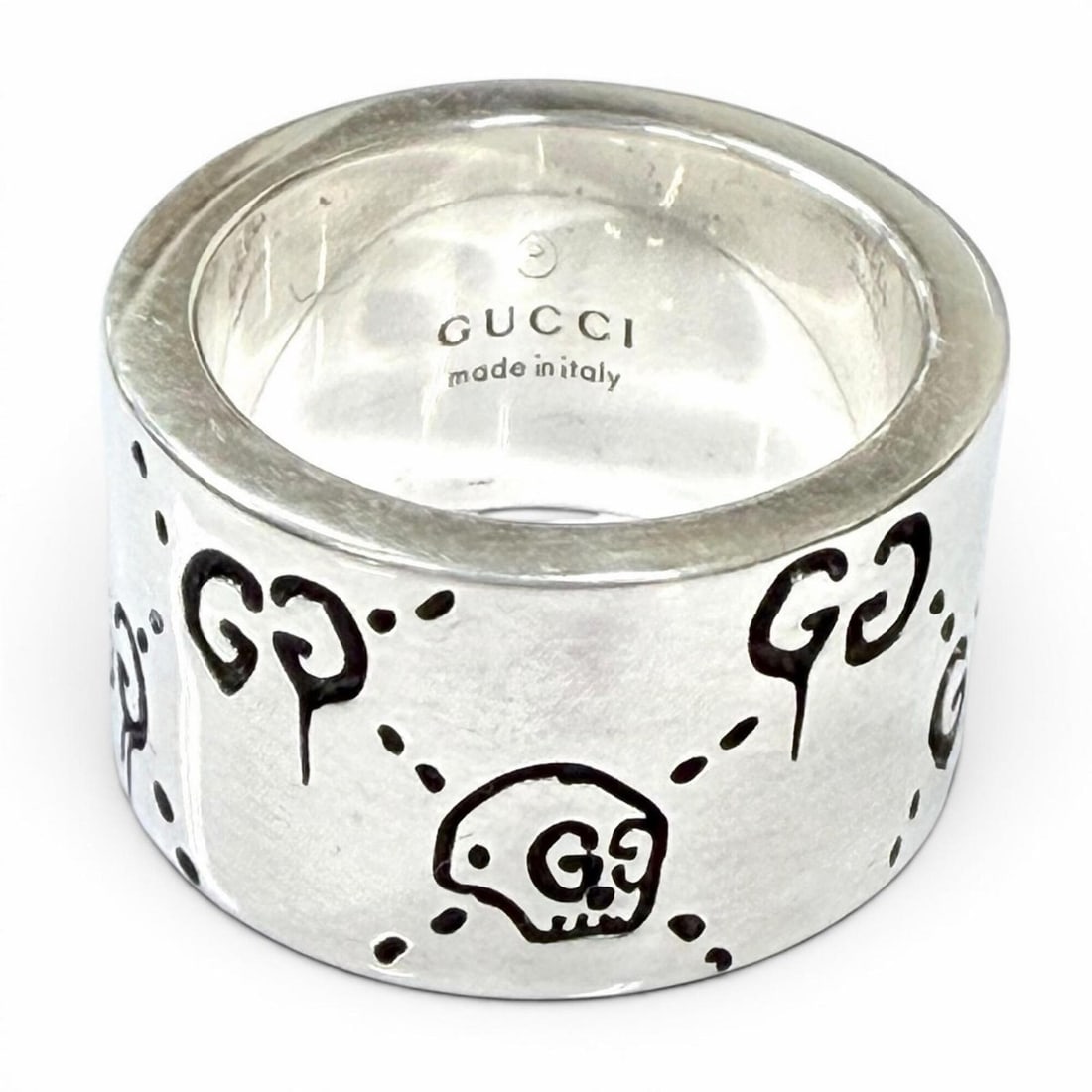 GUCCI 455318 925 GHOST Wide Ring, Silver, Size 8, Made in Italy, Weight 12.3g, Women's: --- Catalog ---Category: SizeJP Size: 7US Size: 4Category: DesignType: Band ringColor: SilverGender: WomenMaterial: Silver 925Category: GeneralMPN: 455318Brand: GucciCountry of Origin: Italy--- Item L