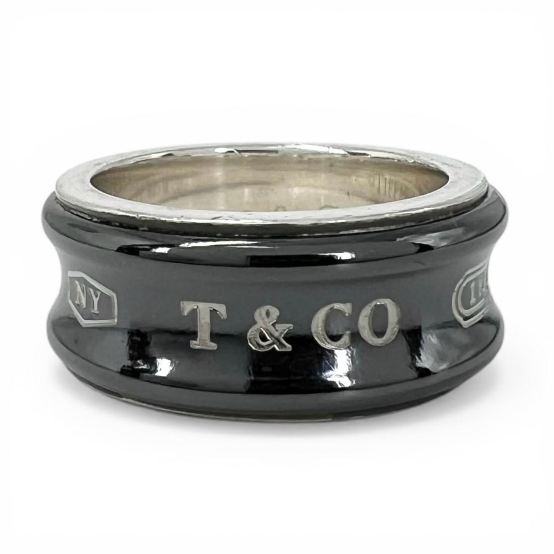 TIFFANY&Co. Tiffany 1837 925 Titanium Narrow Ring - Black Silver, Weight 6.8g, Women's: --- Catalog ---Category: SizeJP Size: 8US Size: 4.5Category: DesignType: Band ringColor: Black, SilverGender: WomenMaterial: Silver 925, TitaniumCategory: GeneralBrand: Tiffany--- Item List ---Section