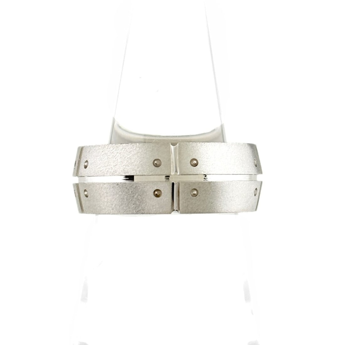 Tiffany & Co. Streamerica Ring 2002, 750mm, Men's: --- Catalog ---Category: SizeWeight: 12g / 0.42oz.JP Size: 19US Size: 9.5Category: DesignType: Band ringGender: MenMetal Purity: 18KCategory: GeneralBrand: Tiffany--- Item List ---Section: ConditionRa