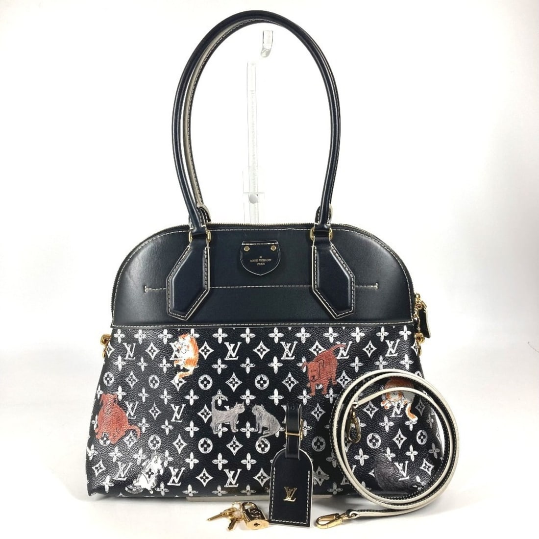 LOUIS VUITTON M44403 Catgram Cat Grace Scoddington Collaboration Alma Souple Tote Bag, Shoulder: --- Catalog ---Category: SizeSize (HxWxD): 27cm x 35cm x 14cm / 10.62'' x 13.77'' x 5.51''Category: DesignType: Shoulder bag, Tote bagColor: Black, NoirGender: WomenMaterial: Leather Category: General