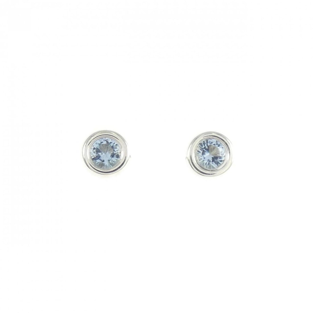 Tiffany & Co. By the Yard Earrings: --- Catalog ---Category: SizeDiameter: 4.4mm / 0.17''Category: DesignType: Stud earringsGender: WomenMaterial: Silver 925Category: GeneralBrand: Tiffany--- Item List ---Section: ConditionRanking: Rank