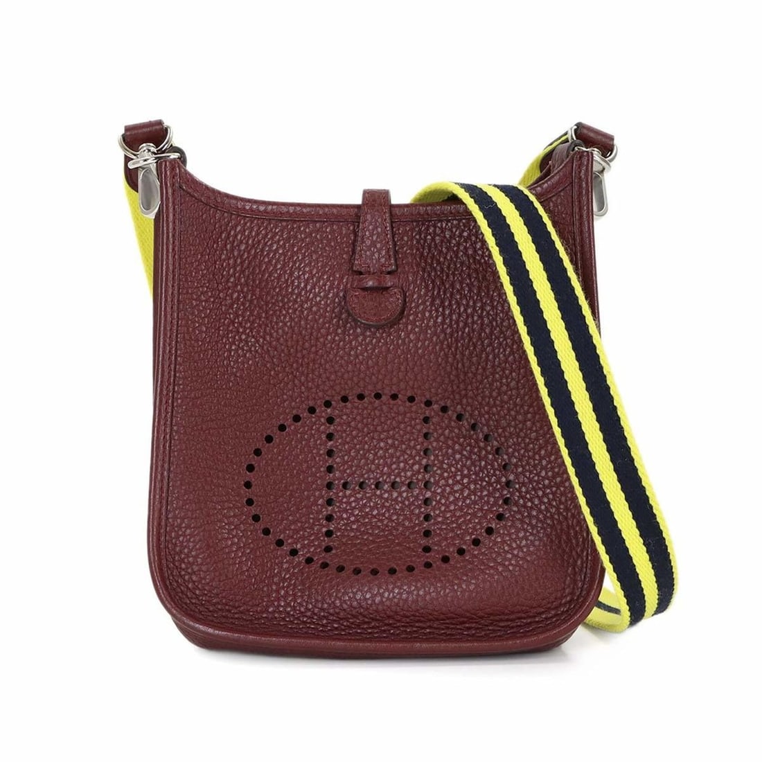 Hermes Evelyne Amazon TPM Sangle Shoulder Handbag, Taurillon Clemence Leather, Bordeaux, X Stamp.: --- Catalog ---Category: SizeSize (HxWxD): 18.5cm x 17cm x 5.5cm / 7.28'' x 6.69'' x 2.16''Category: DesignType: Shoulder bagColor: BordeauxGender: WomenMaterial: Taurillon clemence leather Category: