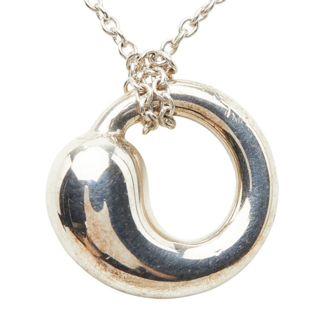 Tiffany & Co. Elsa Peretti Eternal Circle Chain Pendant Necklace, SV925 Silver, Women's.: --- Catalog ---Category: SizePendant Size: 12.5mm x 12.5mm / 0.49'' x 0.49''Neck Circumference: 39.5 cm / 15.55''Category: DesignGender: WomenMaterial: Silver 925Necklace Type: NecklaceCategory: Gener