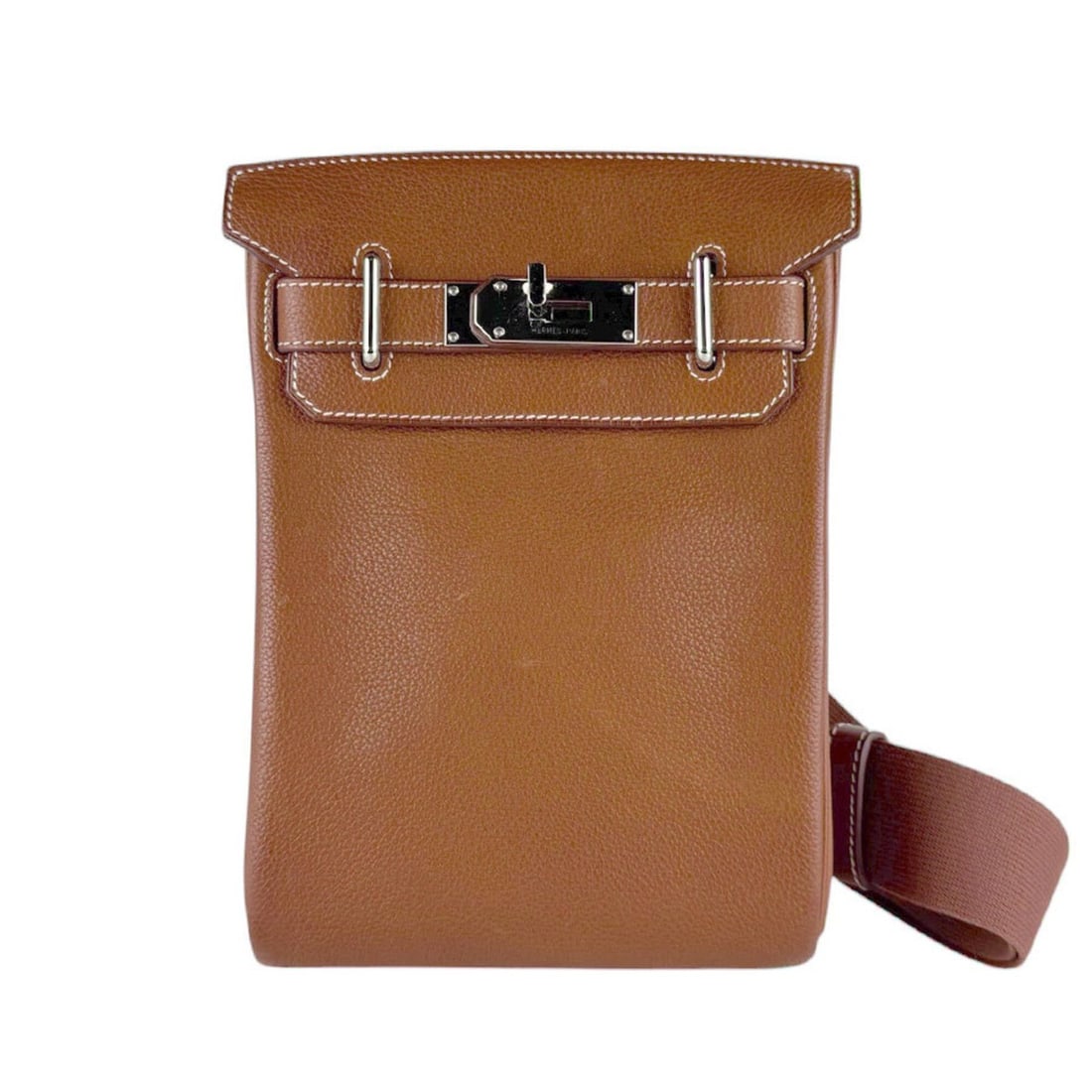 Hermes HERMES Body Bag Accad PM Togo Gold Silver Men's z9502: --- Catalog ---Category: SizeSize (HxWxD): 26cm x 17cm x 8cm / 10.23'' x 6.69'' x 3.14''Category: DesignType: Sling bagColor: GoldGender: MenMaterial: Togo leather Hardware Color: SilverCategory: Gene