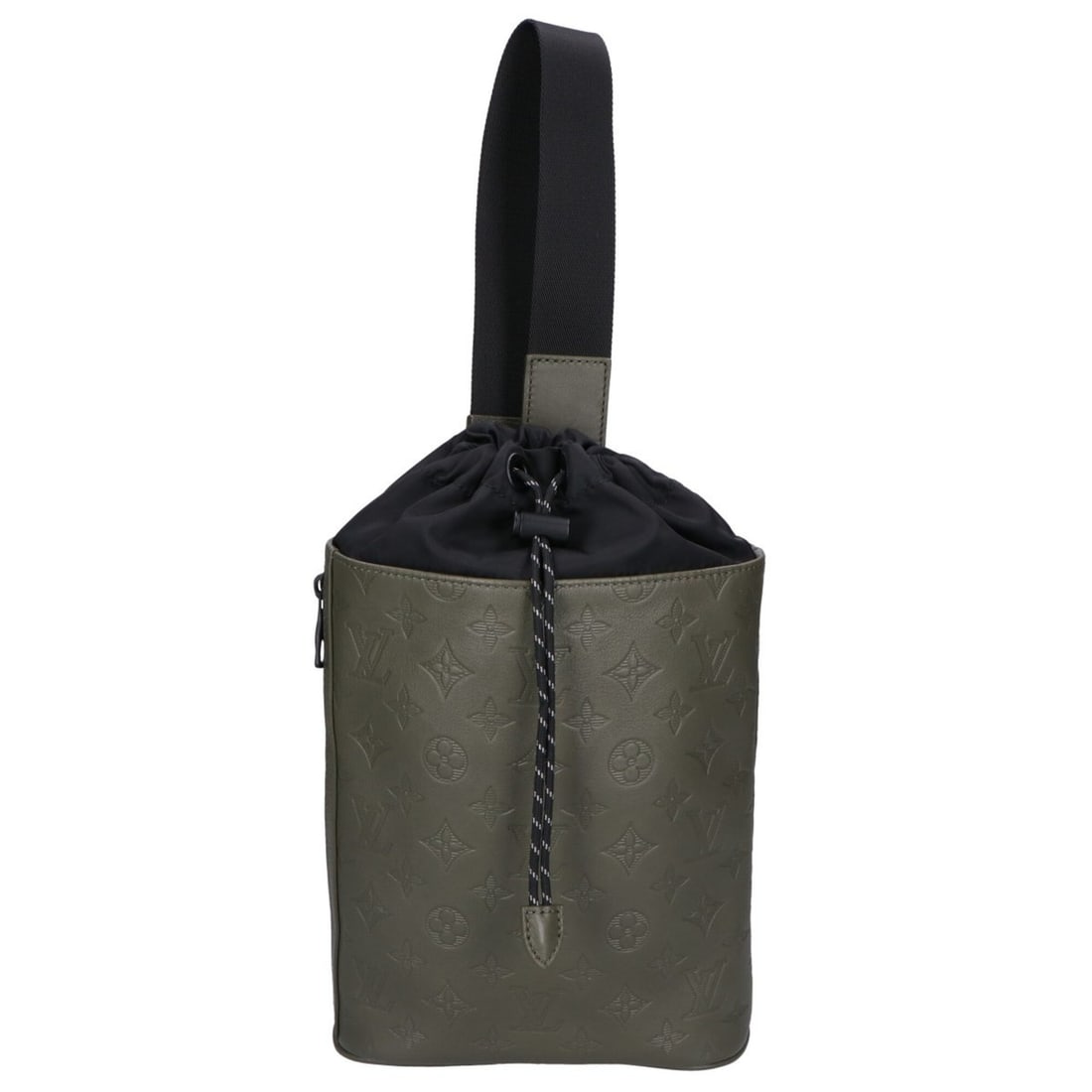 LOUIS VUITTON M44634 Monogram Shadow Chalk Sling Bag Body Khaki Men's: --- Catalog ---Category: SizeSize (HxWxD): 24cm x 20cm x 8.5cm / 9.44'' x 7.87'' x 3.34''Category: DesignType: Sling bagColor: KhakiGender: MenMaterial: Leather Category: GeneralBrand: Louis Vuitton--
