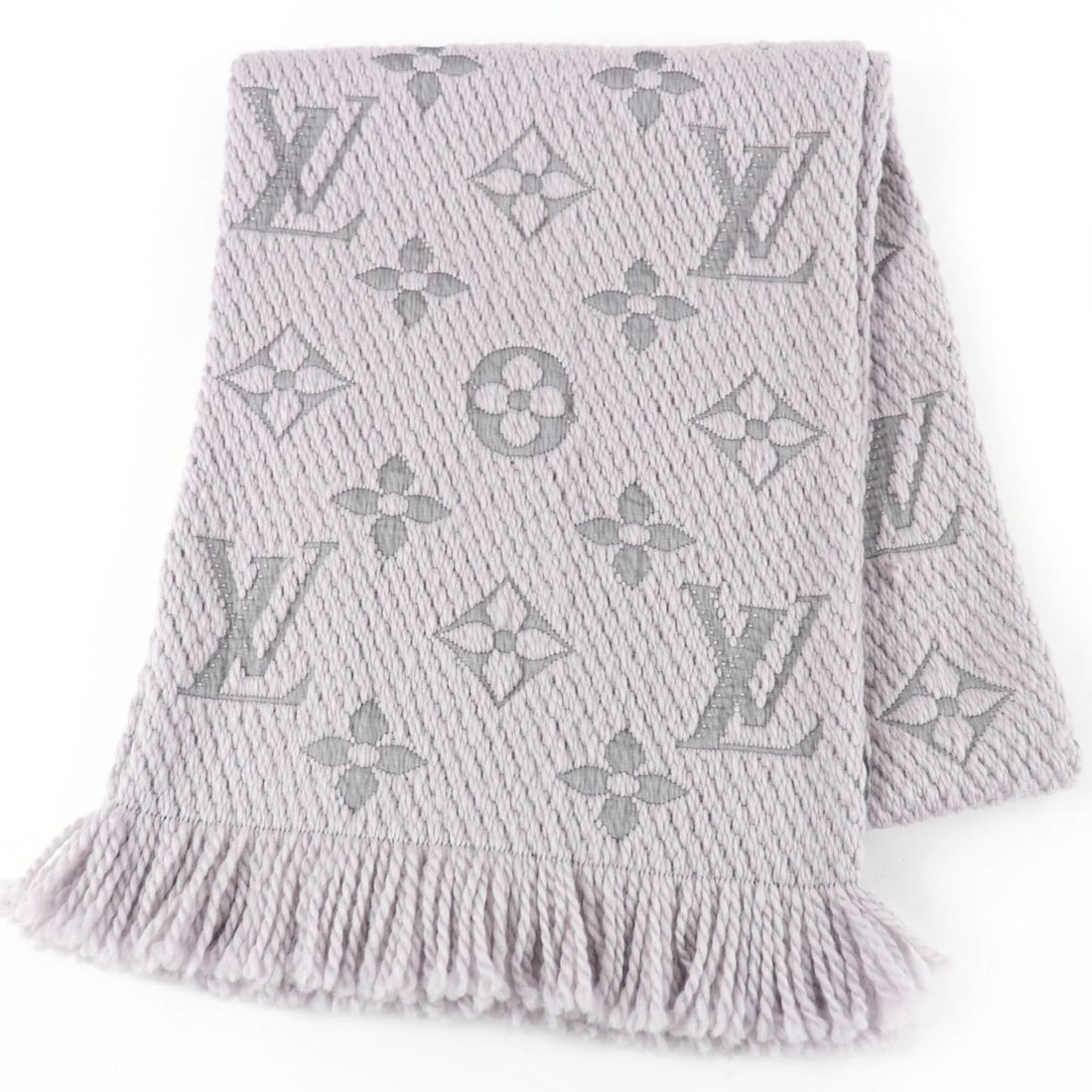 LOUIS VUITTON M74742 Echarpe Logomania Wool Silk Gris Perle Fringe Scarf with Box, Made in Italy,: --- Catalog ---Category: SizeSize (LxW): 1.56m x 29cm / 61.41'' x 11.41''Category: DesignColor: GrayGender: WomenMaterial: Wool , Silk Category: GeneralMPN: M74742Brand: Louis VuittonCountry of Origin