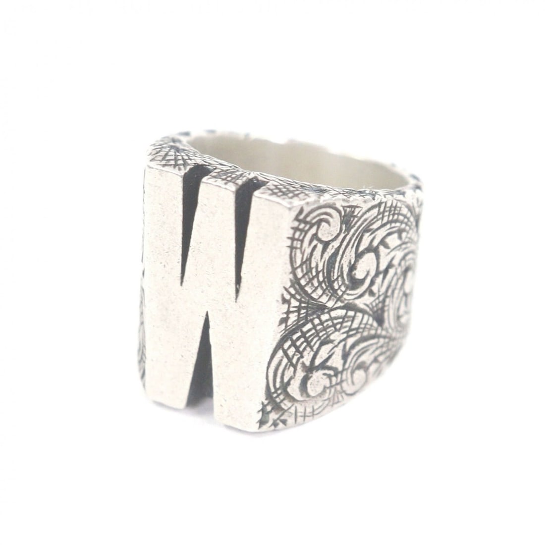 GUCCI AG925 Arabesque Alphabet W Motif Lettering Ring, Silver, Size M, Made in Italy, Weight 28.77g,: --- Catalog ---Category: SizeJP Size: 17US Size: 8.5Category: DesignType: Band ringGender: MenMaterial: Silver 925Category: GeneralBrand: GucciCountry of Origin: Italy--- Item List ---Section: Conditi