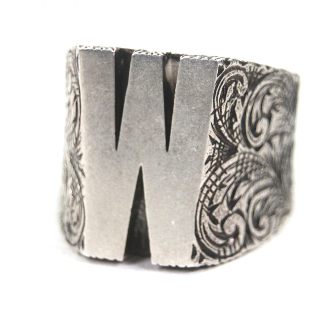 GUCCI Arabesque Alphabet W Letter Ring AG925 Silver XL Weight 27.86g Men's Accessory: --- Catalog ---Category: SizeJP Size: 23US Size: 11Category: DesignType: Band ringGender: MenMaterial: Silver 925Category: GeneralBrand: Gucci--- Item List ---Section: ConditionRanking: Rank A Used - 