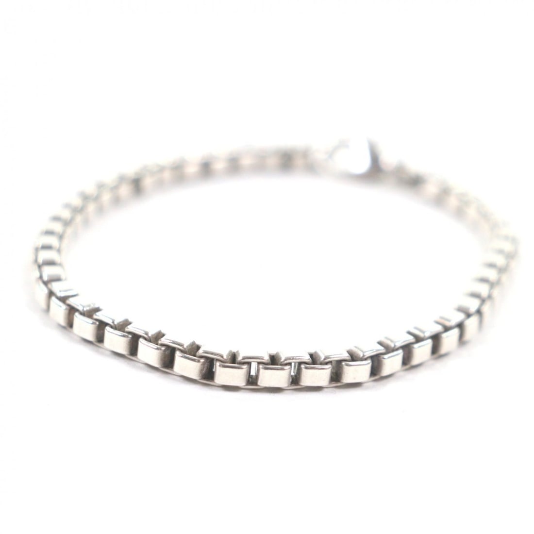 TIFFANY&Co. Tiffany Venetian 925 Chain Bracelet, Silver, Weight 15.59g, Men's/Women's Accessory: --- Catalog ---Category: SizeLength: 19cm / 7.48''Category: DesignType: Charm braceletColor: SilverGender: Men,WomenMaterial: Silver 925Category: GeneralBrand: Tiffany--- Item List ---Section: Conditi
