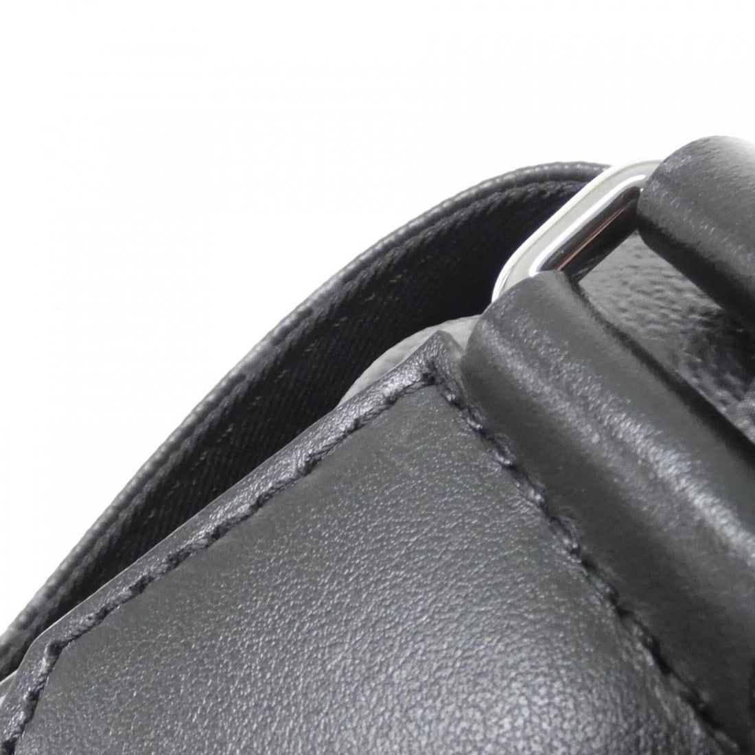 Louis Vuitton Monogram Eclipse District PM M46255 Shoulder Bag - 4