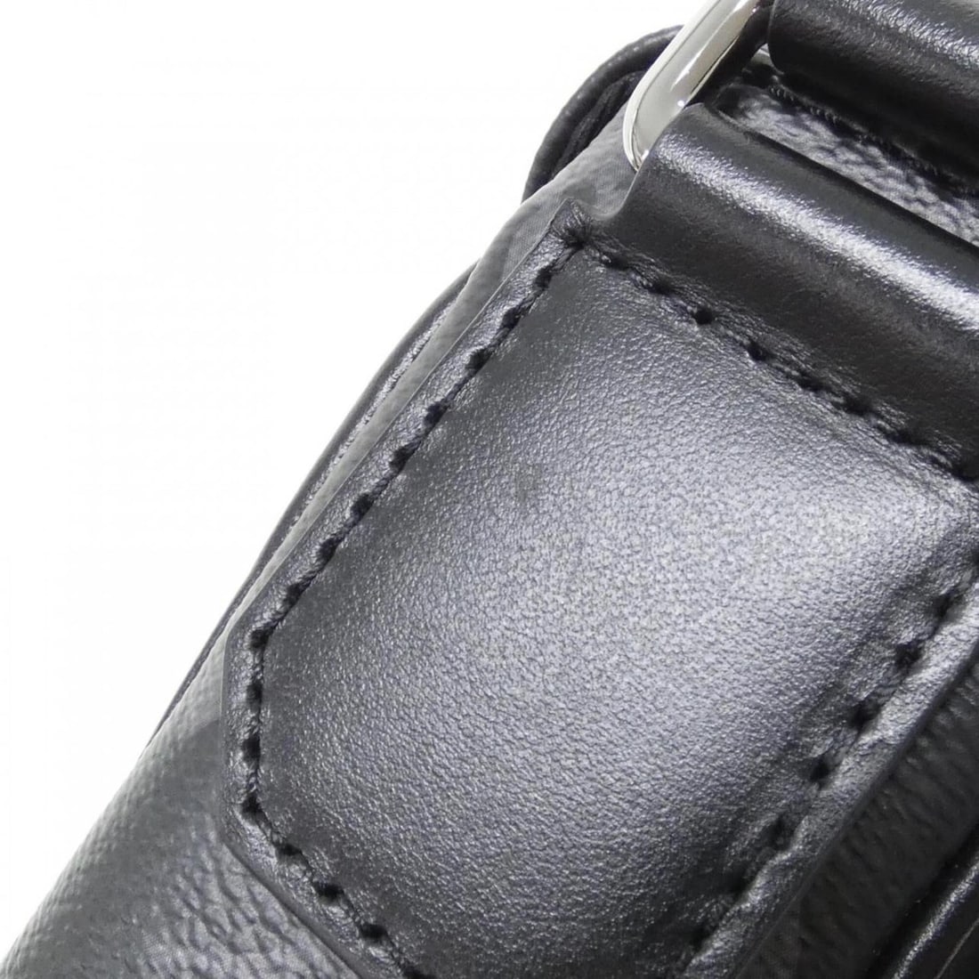 Louis Vuitton Monogram Eclipse District PM M46255 Shoulder Bag - 5