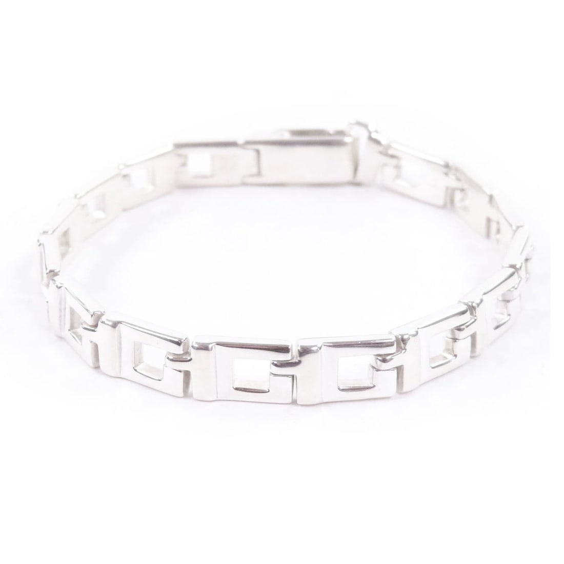 GUCCI Vintage SV925 G Logo Bracelet, Silver, Comes with Box and Dust Bag, Made in Italy, Weight: --- Catalog ---Category: SizeSize: 19Width: 4mm / 0.15''Length: 17.5cm / 6.88''Weight: 21.1g / 0.74oz.Category: DesignType: Charm braceletColor: SilverGender: MenSeason: VintageMaterial: Silver 925Cat