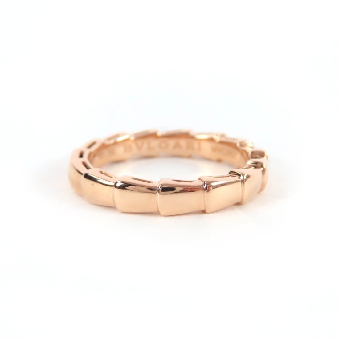 BVLGARI Serpenti Viper Ring 18K 750 (PG) MVCRLY Pink Gold Size 56 Made in Italy Weight 4.48g Men's: --- Catalog ---Category: SizeWidth: 4mm / 0.16''Weight: 4.48g / 0.15oz.JP Size: 16US Size: 8Category: DesignType: Band ringColor: Pink goldGender: MenMaterial: Pink gold (18K)Category: GeneralLine: Se