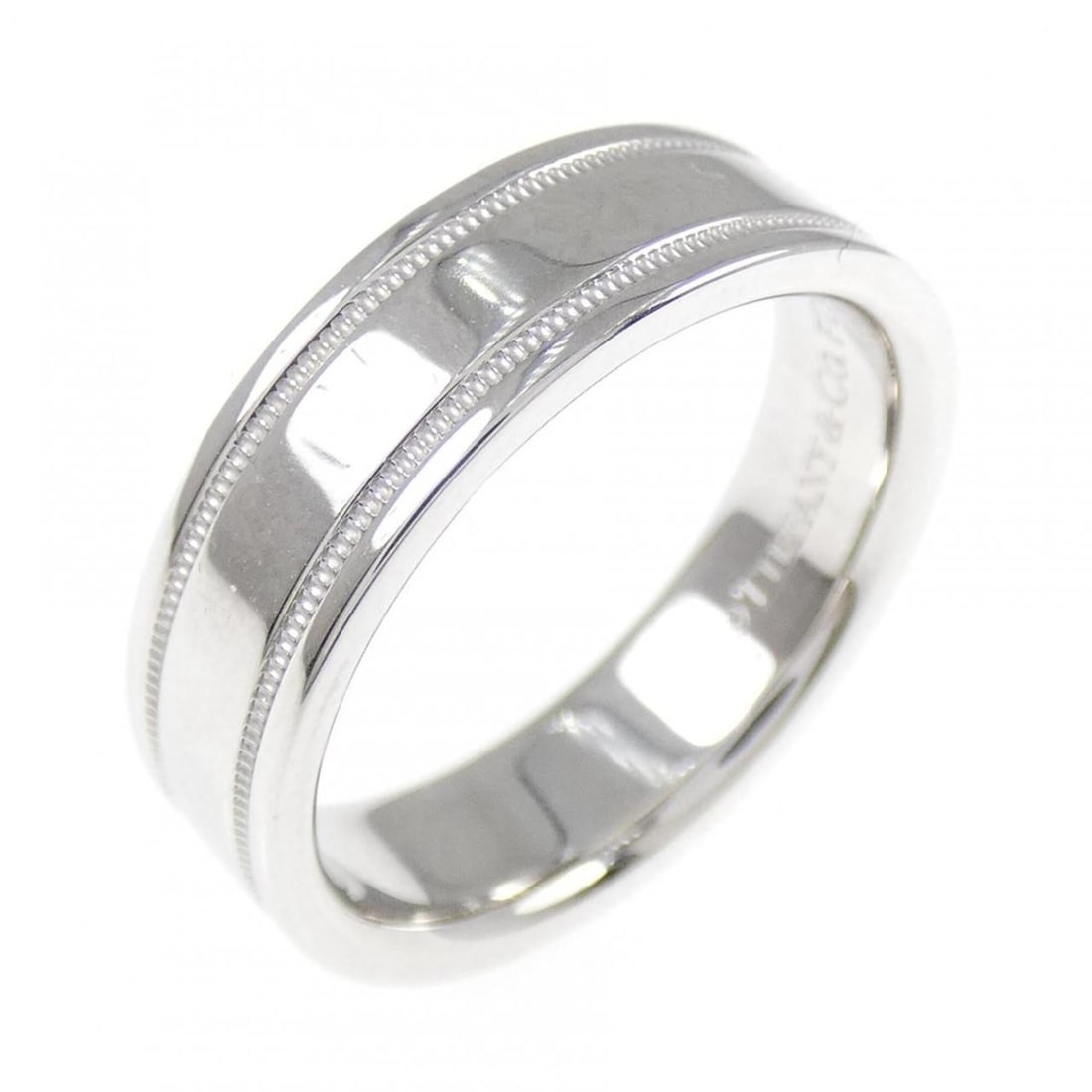 Tiffany & Co. Double Milgrain Ring: --- Catalog ---Category: SizeWidth: 6mm / 0.24''Weight: 13.8g / 0.48oz.JP Size: 18US Size: 9Category: DesignType: Band ringGender: MenMaterial: Platinum 950Category: GeneralBrand: Tiffany--- Item