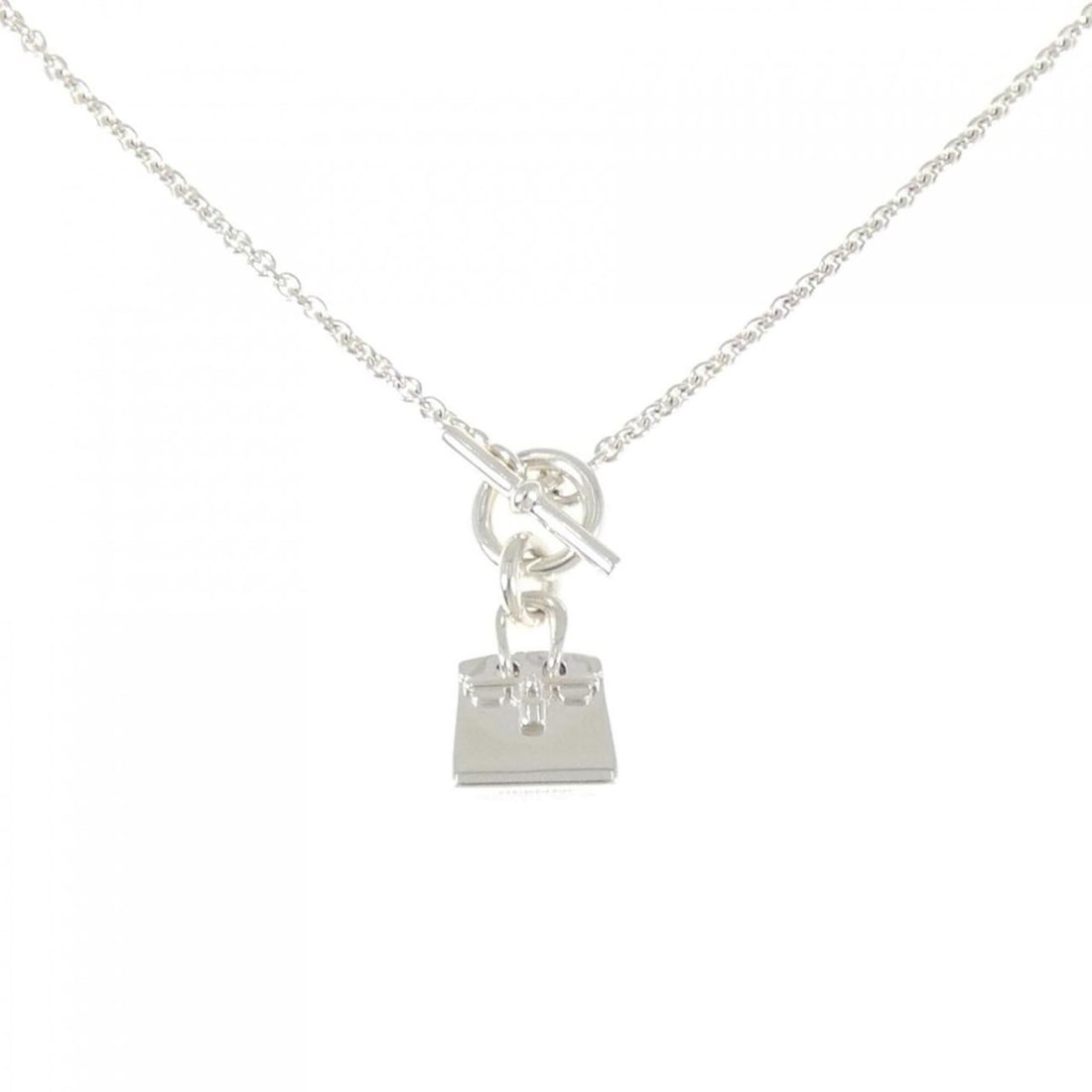 Hermes Amulette Kelly Necklace: --- Catalog ---Category: SizeWidth: 2.2mm / 0.09''Weight: 12.7g / 0.44oz.Pendant Size: 28.2mm x 12.6mm / 1.11'' x 0.49''Neck Circumference: 40 cm / 15.74''Category: DesignGender: WomenMaterial: