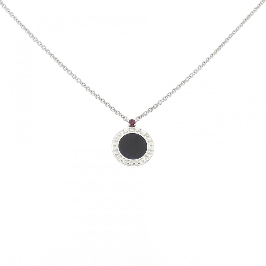 Bvlgari Save the Children Necklace: --- Catalog ---Category: SizeWidth: 1.8mm / 0.07''Weight: 7.6g / 0.26oz.Pendant Size: 17.8mm x 14.9mm / 0.7'' x 0.58''Neck Circumference: 39 cm - 46 cm / 15.35'' - 18.11''Category: DesignStone: Onyx, 