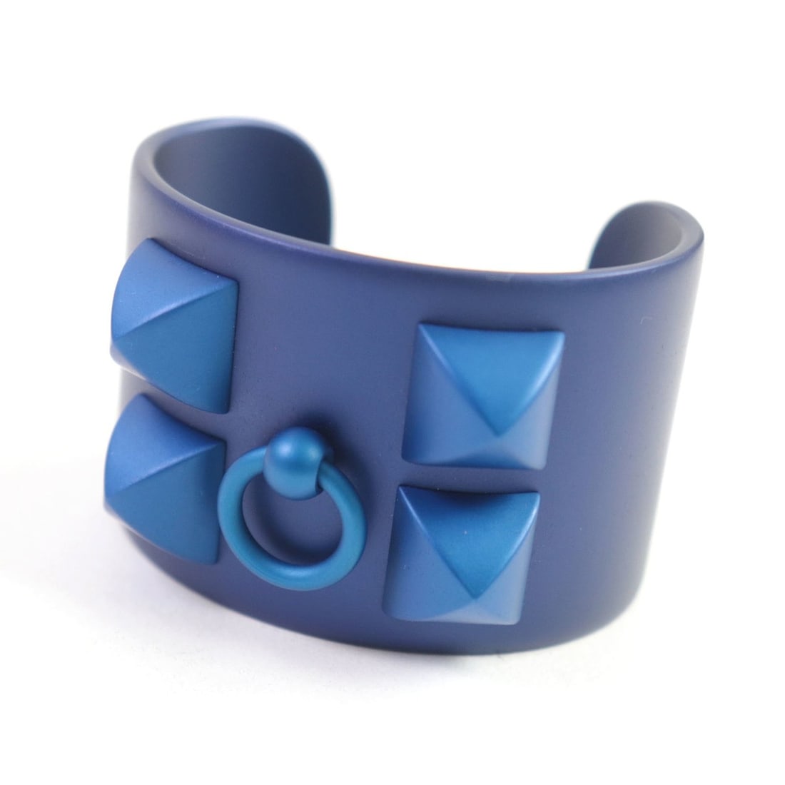 HERMES Collier de Chien Studded Bracelet Bangle, Blue, with Box and Dust Bag, Made in USA,: --- Catalog ---Category: SizeLength: 12cm / 4.72''Category: DesignType: Charm braceletColor: BlueGender: WomenCategory: GeneralBrand: HermesCountry of Origin: USA--- Item List ---Section: