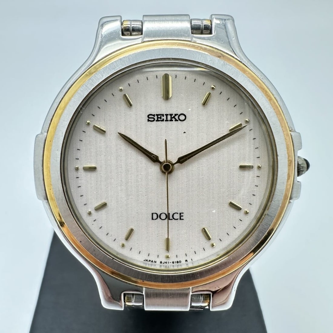 SEIKO Dolce 8J41-6110 Quartz Watch, Battery-Operated, Silver, Stainless Steel, for Men and Women: --- Catalog ---Category: SizeWrist Size: 15.5cm / 6.1''Category: DesignType: WristwatchGender: Men,WomenMaterial (Band): Stainless steelMaterial (Case): Stainless steelCategory: GeneralBrand: SeikoCat