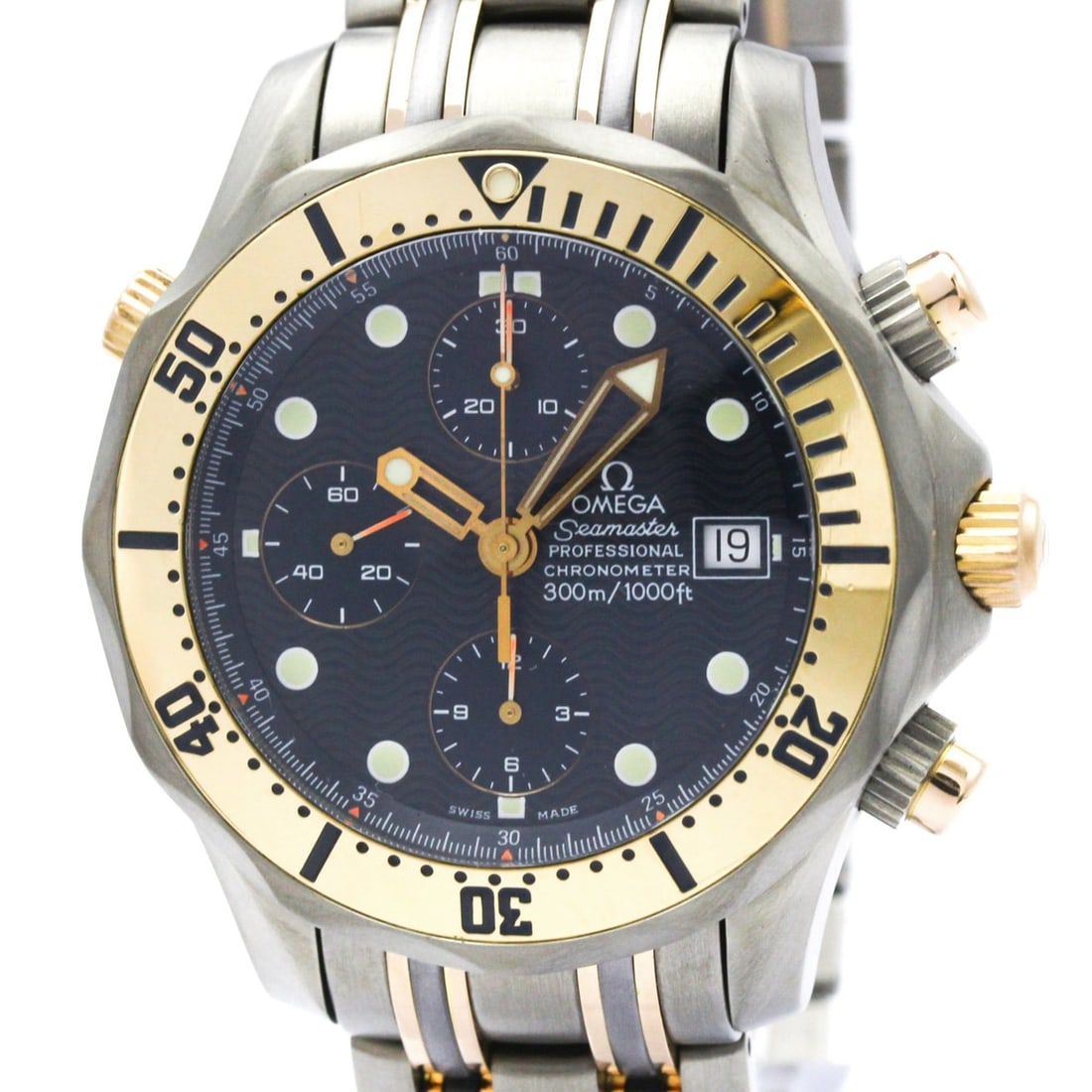 OMEGA Seamaster 300M Chronograph 18K Gold Titan Watch 2297.80 Polished: --- Catalog ---Category: SizeCase Diameter: 42mm / 1.65''Category: DesignType: WristwatchStyle: SportGender: MenColor (Dial): BlueMaterial (Band): Titanium, Yellow gold (18K)Material (Case): Titanium,