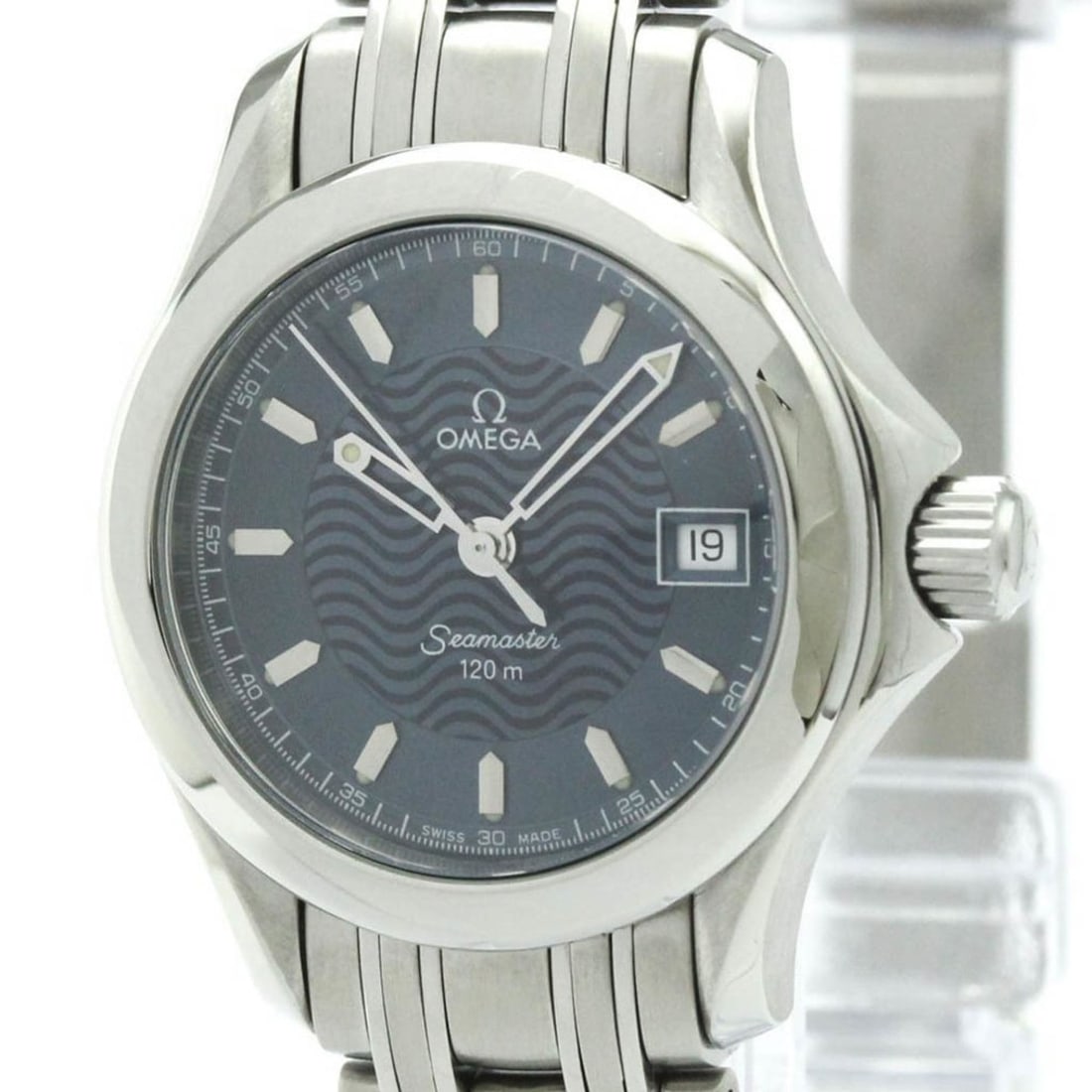 OMEGA Seamaster 120M Steel Quartz Ladies Watch 2581.81 Polished: --- Catalog ---Category: SizeCase Diameter: 26mm / 1.02''Category: DesignType: WristwatchStyle: SportGender: WomenColor (Dial): BlueMaterial (Band): Stainless steelMaterial (Case): Stainless steelCate