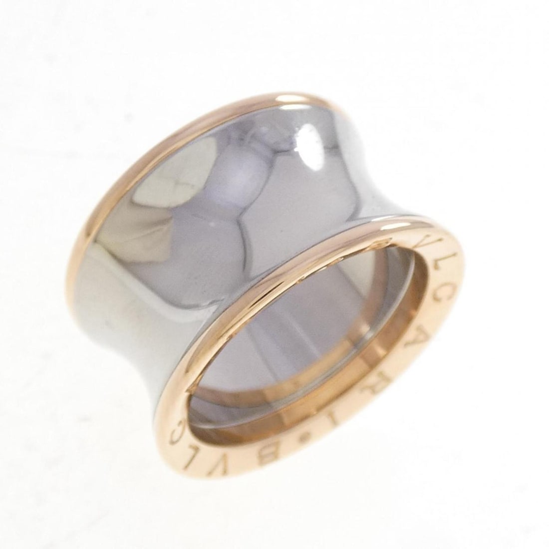 Bvlgari Bulgari B.zero1 Ring: --- Catalog ---Category: SizeJP Size: 15US Size: 7.5Category: DesignColor: SilverGender: Women,MenMaterial: Pink gold (18K), Stainless steelCategory: GeneralBrand: Bvlgari--- Item List ---Section: