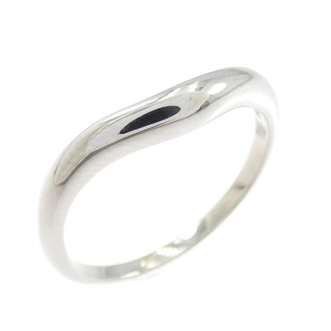 Bvlgari Bulgari wedding ring: --- Catalog ---Category: SizeJP Size: 13.0US Size: 6.5Category: DesignType: Band ringGender: WomenMaterial: Platinum 950Category: GeneralBrand: Bvlgari--- Item List ---Section: ConditionRanking: Rank 