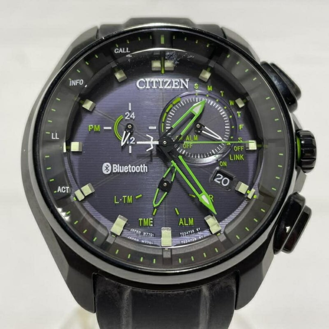 CITIZEN Eco-Drive Bluetooth Watch W770-T022871 (1 of 18)